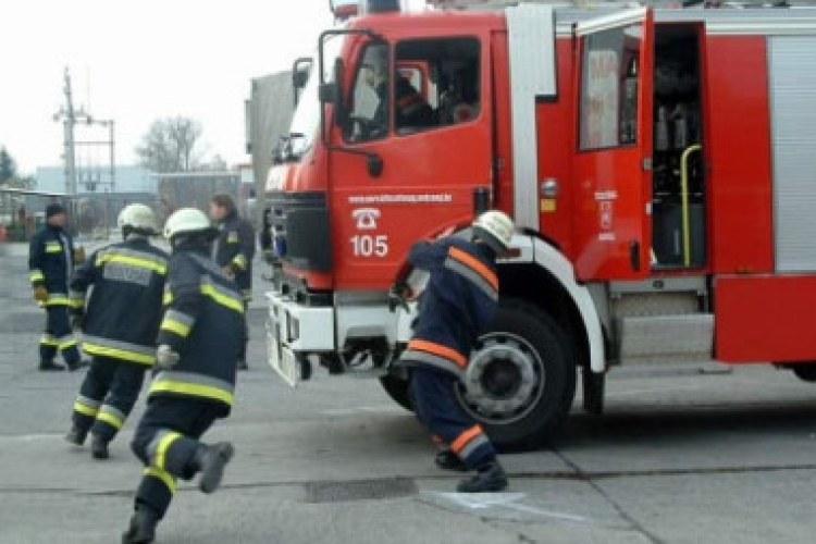 Lángba borult egy autó Bonyhádon