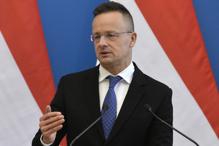 Szijjártó Péter: sem fegyvereket, sem katonákat nem vagyunk hajlandóak küldeni Ukrajnába
