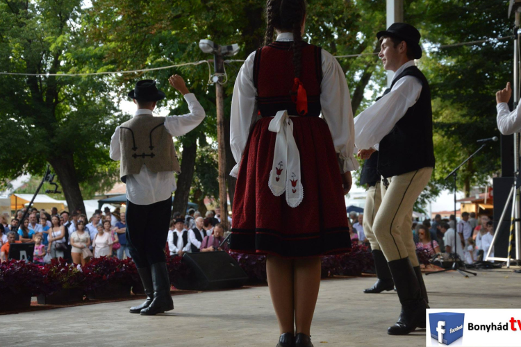 Nagy sikernek örvendett a bukovinai folklórfesztivál Bonyhádon
