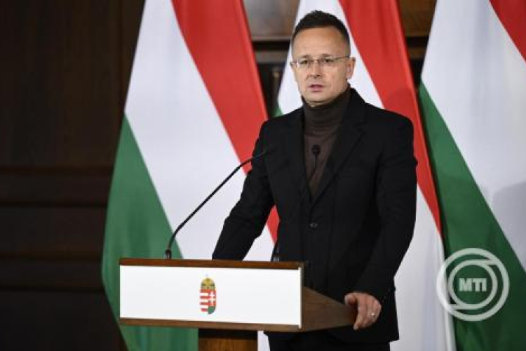 Szijjártó szerint Orbán megmentette a magyarokat egy jelentős rezsiáremelkedéstől