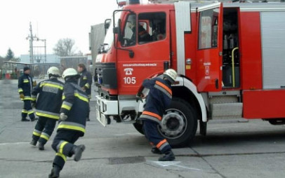 Lángba borult egy autó Bonyhádon