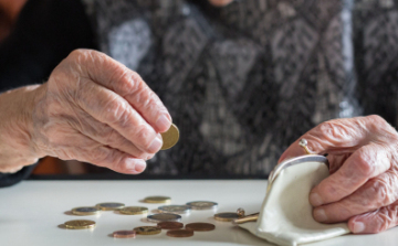 Magyar Államkincstár: jövő héten folyósítják a februári nyugdíj mellett a 13. és 14. havi ellátást