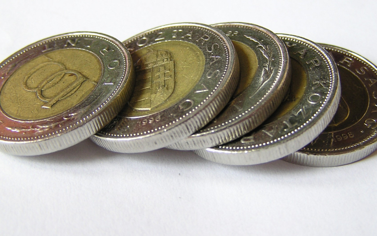 Devizapiac - Szerény forinterősödés volt hétfőn